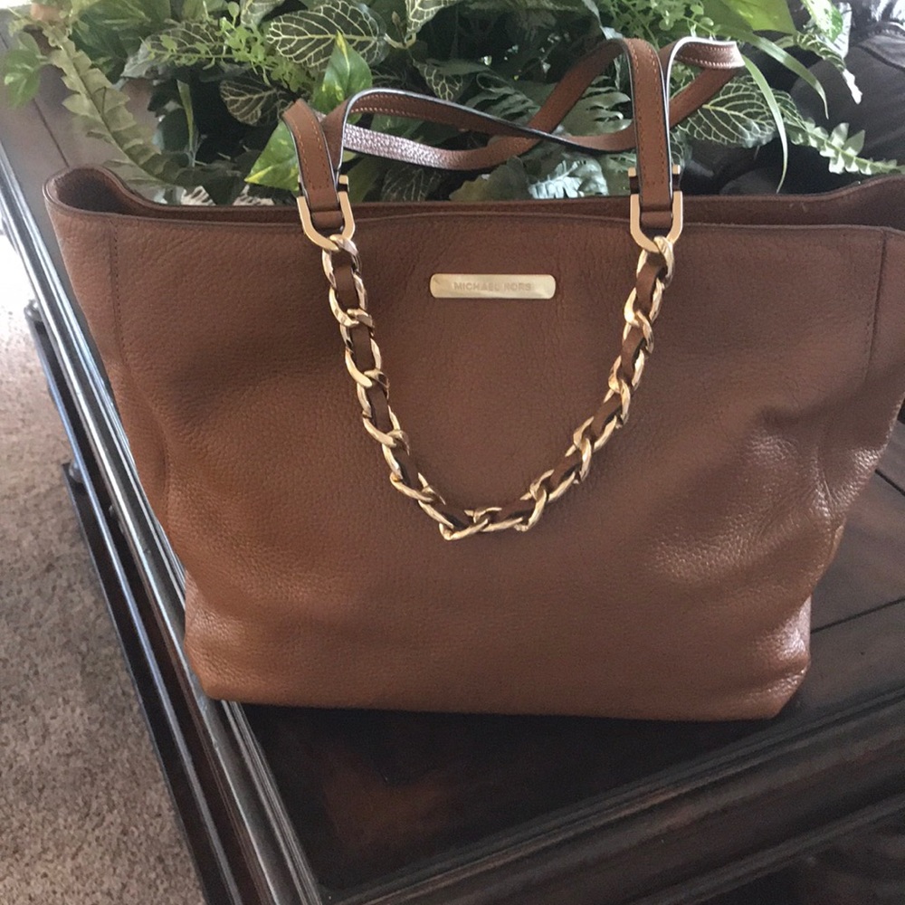 Michael Kors Tote with MK heart key chain